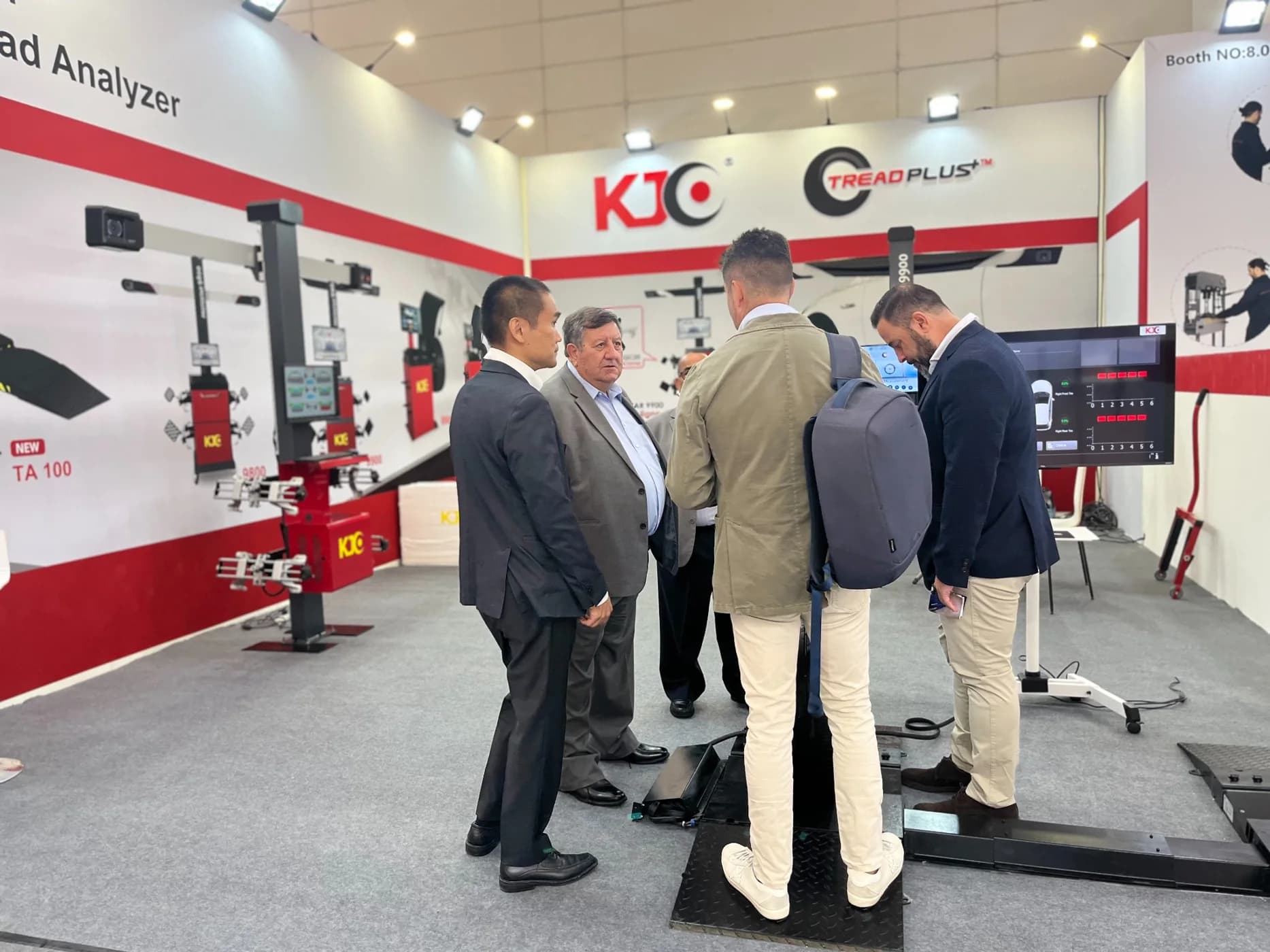 TreadPlus team meeting customers at Automechanika Frankfurt 2022